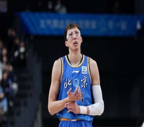 利物浦半场,射门无力,森林两射一,万博manbetx体育平台,万博体育官网,万博体育app下载,ManBetX,SPORTS